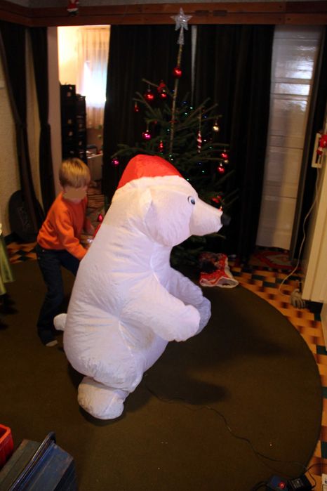 Mos Craciun urs personaj pentru copii- autogonflabil