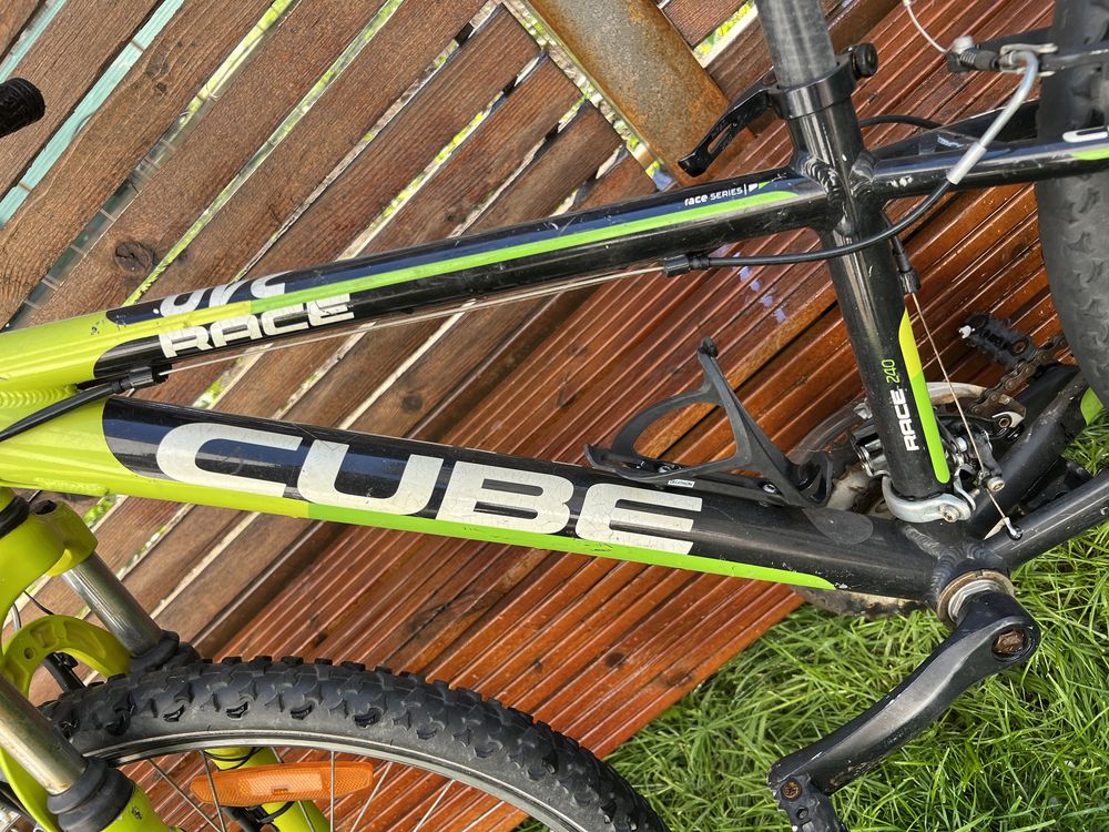 Vand bicicleta cube race 240