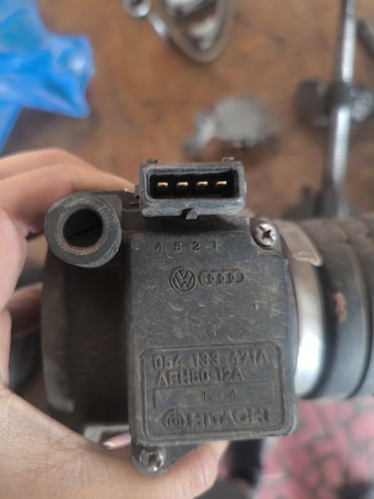 Дмрв расходомер 4контакный Ауди 100с4 2.8