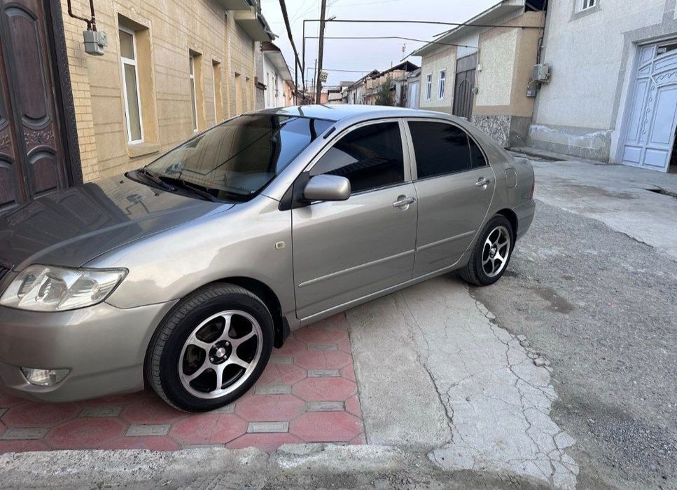 Тойота Саролла сотилади!