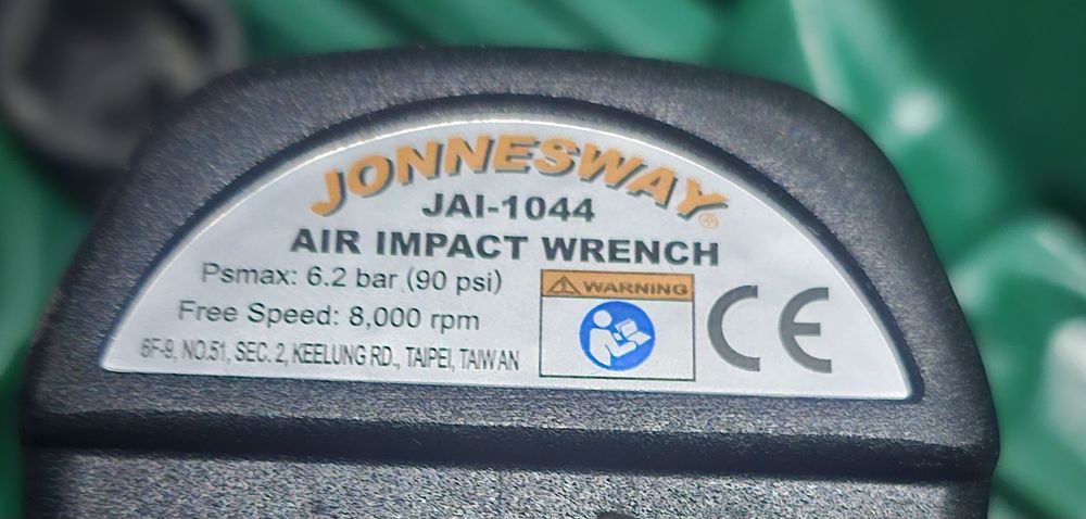 Гайковерт пневматический