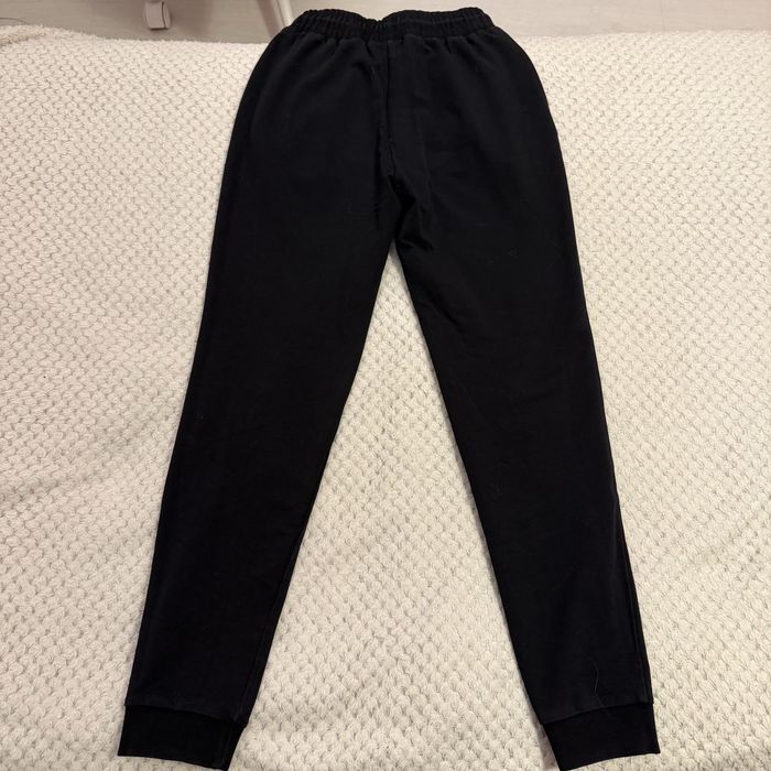 Черен Анцуг на Flair