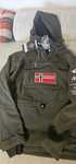 Greaca Geographical Norway mărimea M culoare kaki
Model: Target Men 00