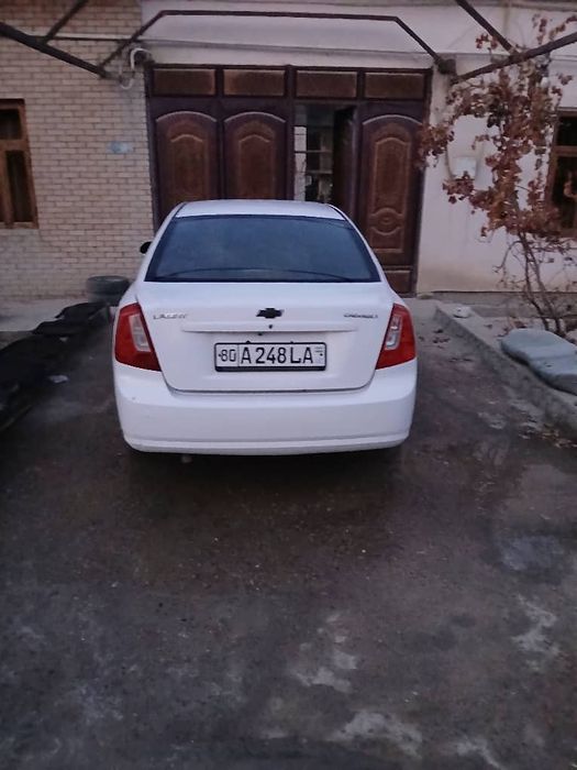 Lacetti  автомобили  сотилади