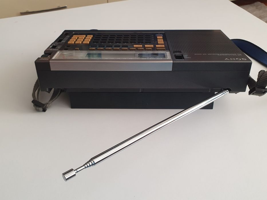 Sony ICF-2001D pentru cunoscatori