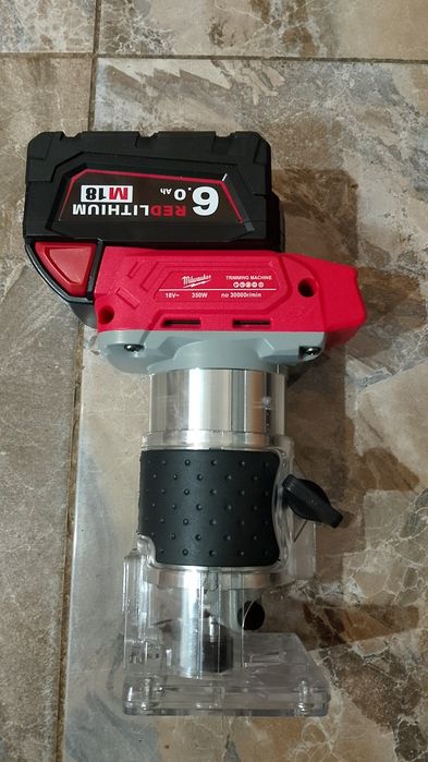 Freza canturi milwaukee cu o baterie de 6A