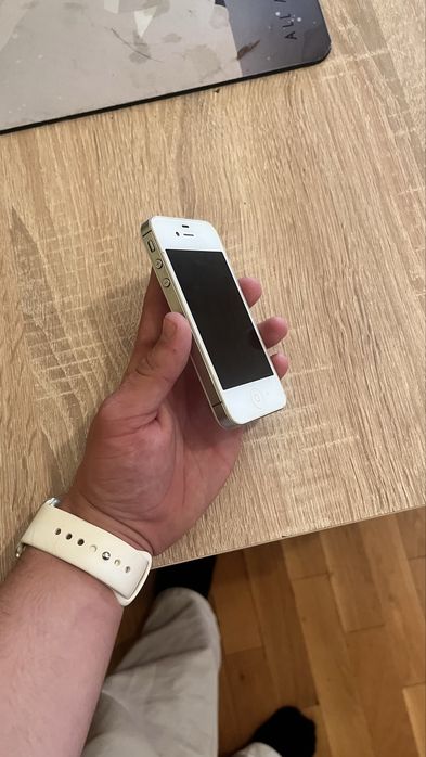 Iphone 4s in stare perfecta, nedeschis, baterie in stare buna.