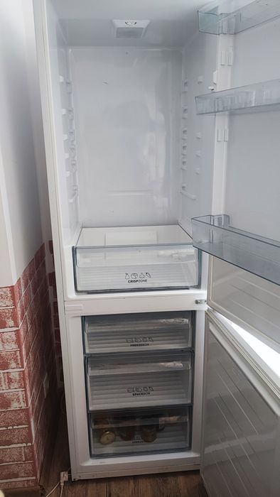 Vând combina frigorifica Gorenje
