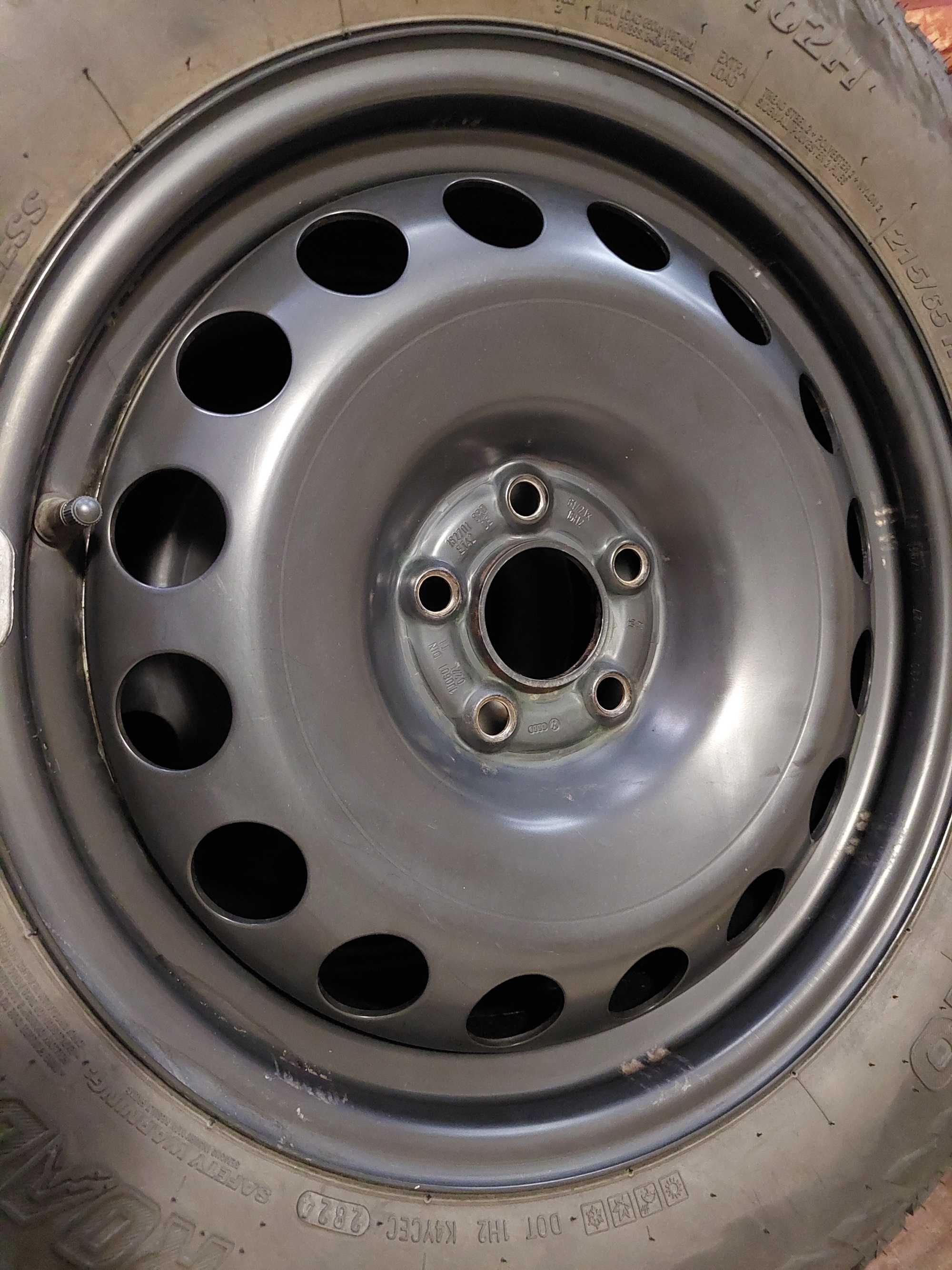 Всесезонни АТ гуми 215 65 16 Kumho RoadVenture AT52