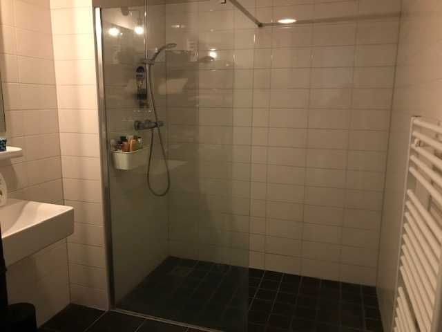 Дава се под наем Двустаен апартамент в София, Център - 55 кв.м за 387.6 € - Снимка #2