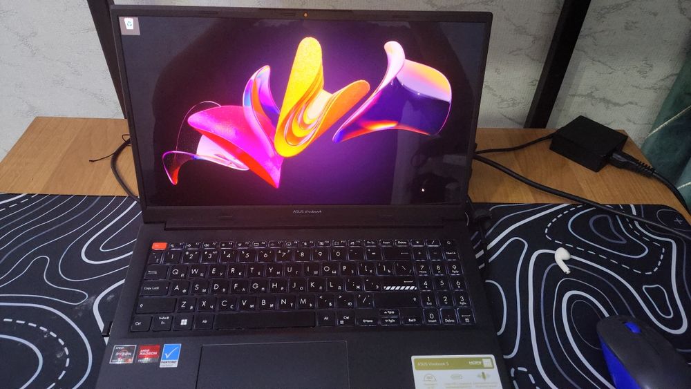 Asus VivoBook S15 OLED Ryzen 5 5600H 512gb 12gb vram