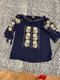 Vand ie blu cu broderii crem,lunguta,noua,cu sau fara umeri,XL