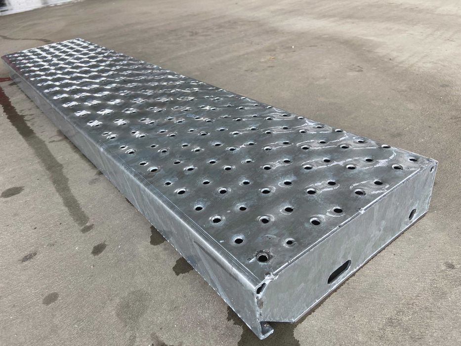 Treapta metalica zincata 1200 x 250 din tabla ambutisata si zincata
