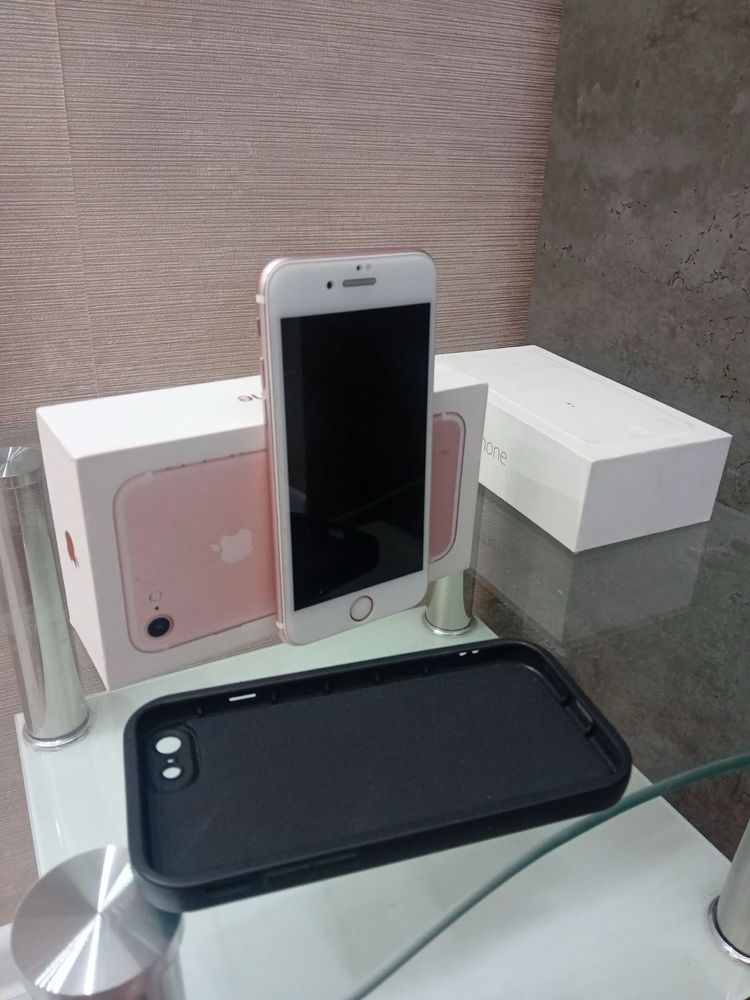 Iphone 7 запазени с нови батерии