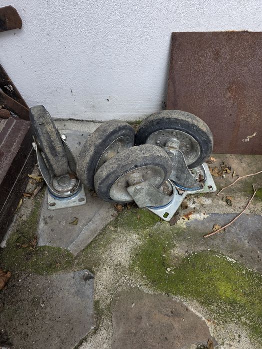 roti pentru cărucior.