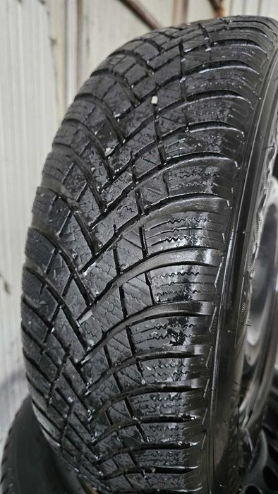 Jante Tabla Skoda / VW / Seat + Cauciucuri Iarna 195/65/R15 NOI