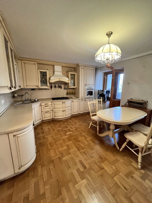 Продается квартира 3-ком, район электрон