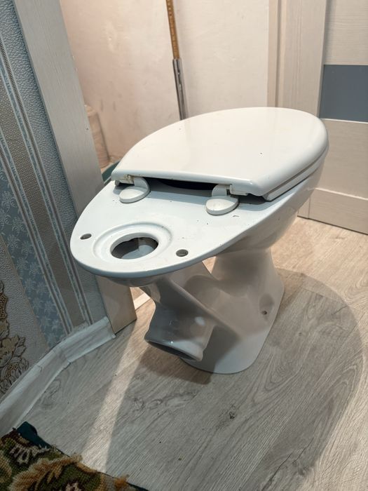 Унитаз б/у в отличном состоянии