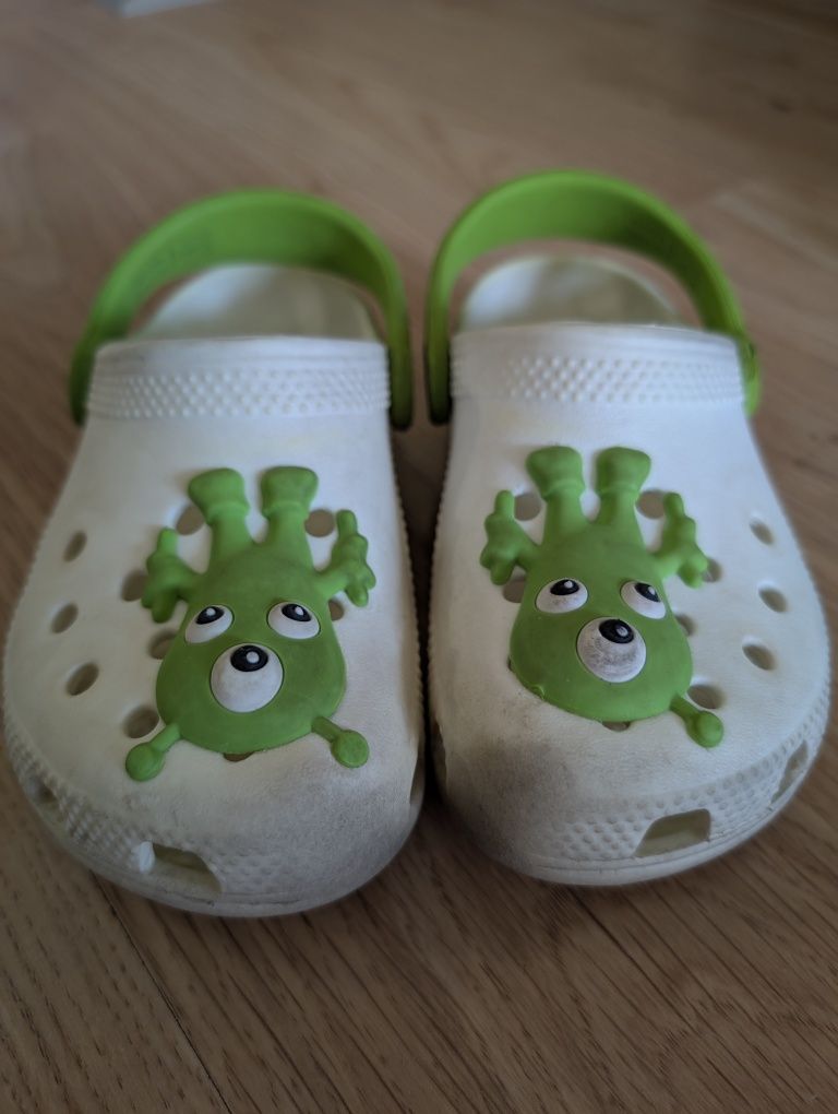 Сабо Crocs светещи в тъмното с10