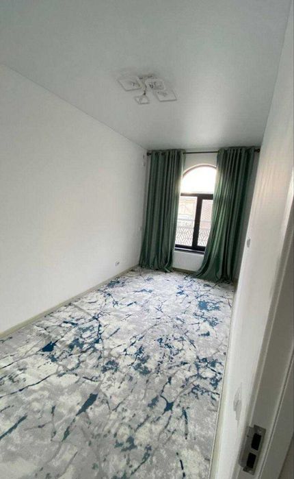 Yashnabod Olmos metro qizlarga bez makler