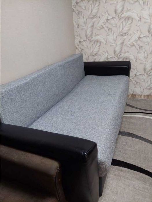 Срочно продам диван