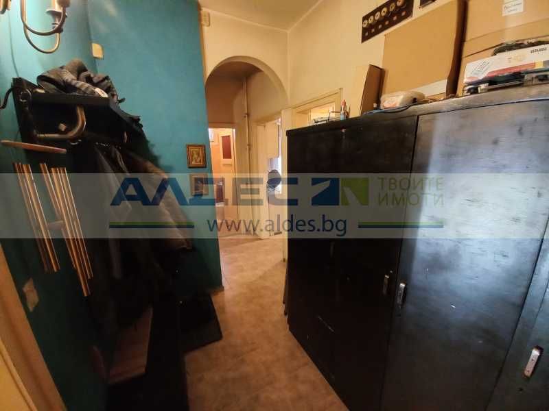 Продава се Тристаен апартамент в София, Център - 110 кв.м за 3591 €/кв.м - Снимка #16