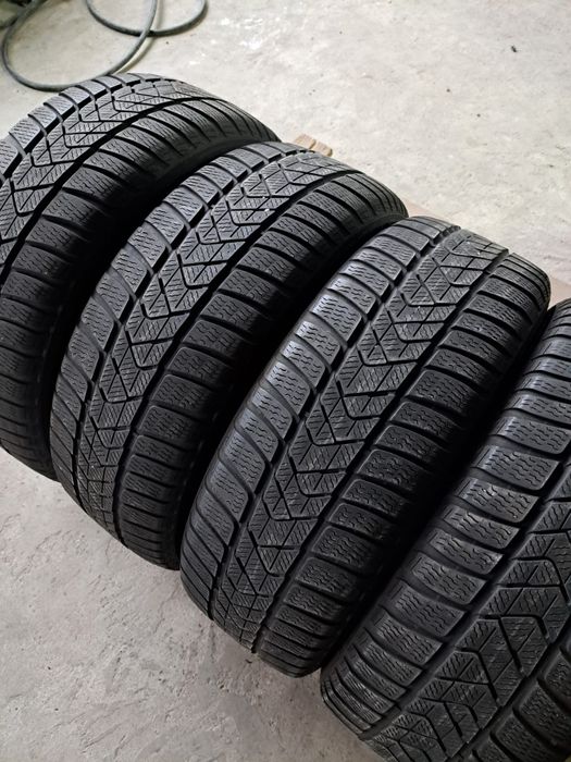 4 anvelope iarnă 205 50 r17 Pirelli