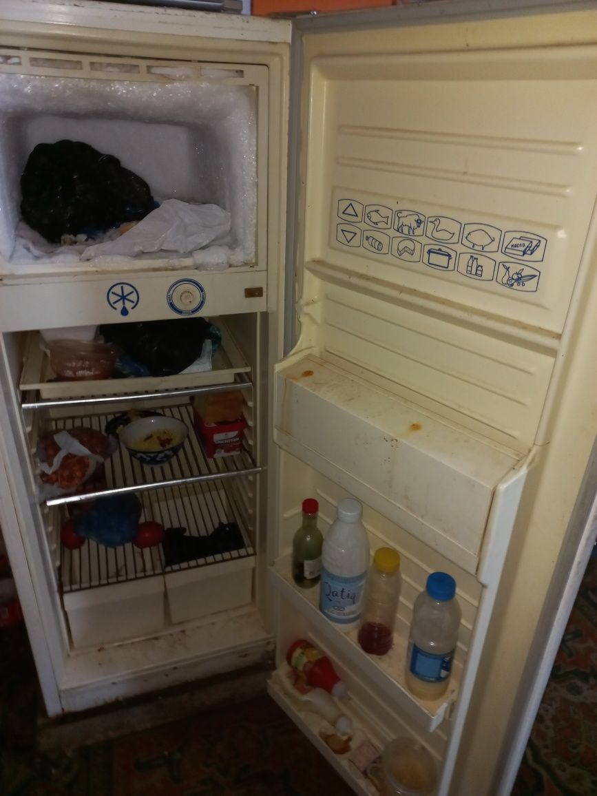 Холодильник Снежинка сотилади