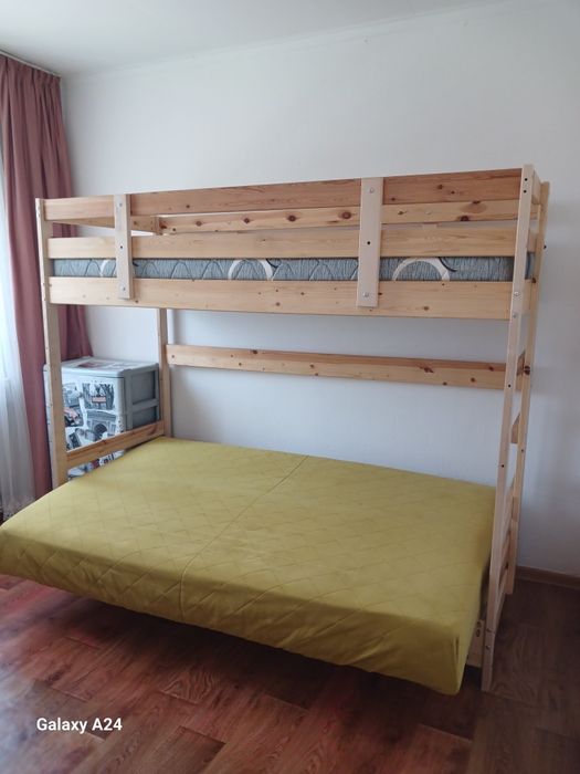 Двухярусная кровать