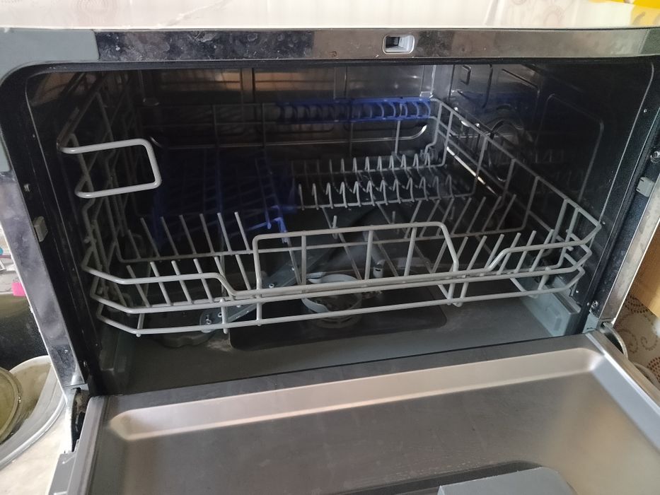 Продам посудомоечную машину