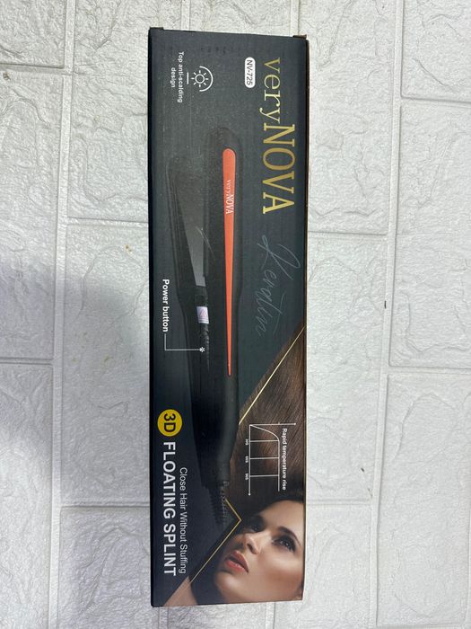 Стайлер-выпрямитель для волос