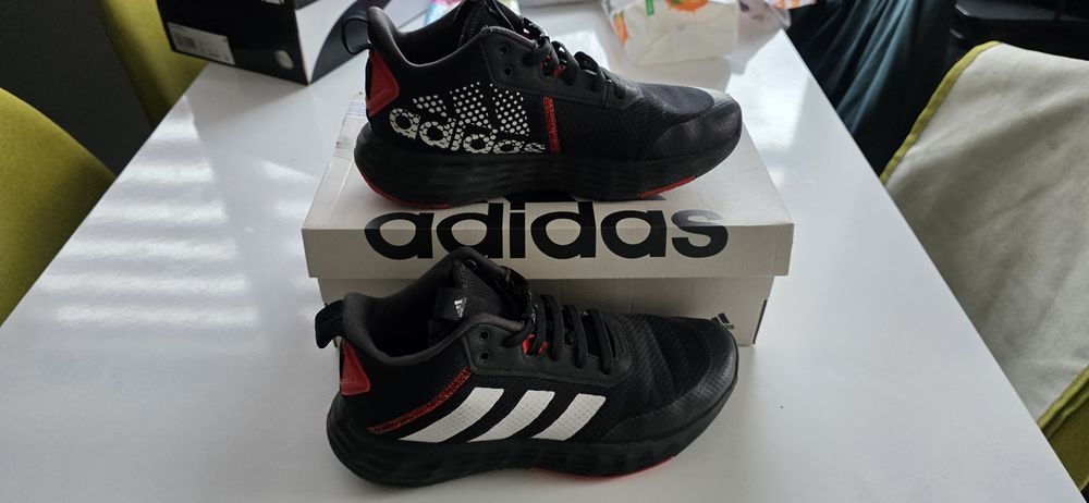 Маратонки adidas