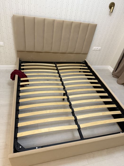 Кровать двухспальная