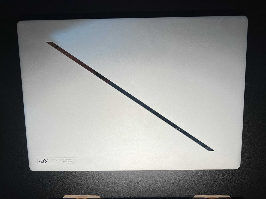 Laptop Zephyrus G16 4090, ultra 9 185H, 32GB RAM, 2TB, OLED