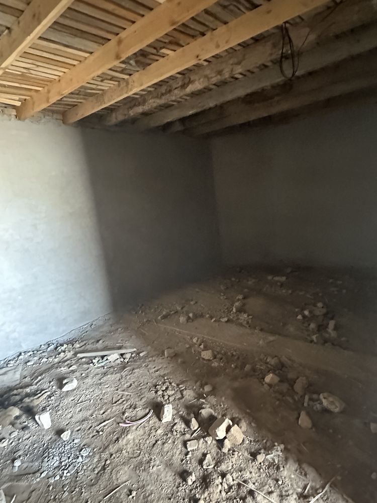 Uy sotiladi 4 Xonali yangi qurulgan uy hamom va tuvaleti bor