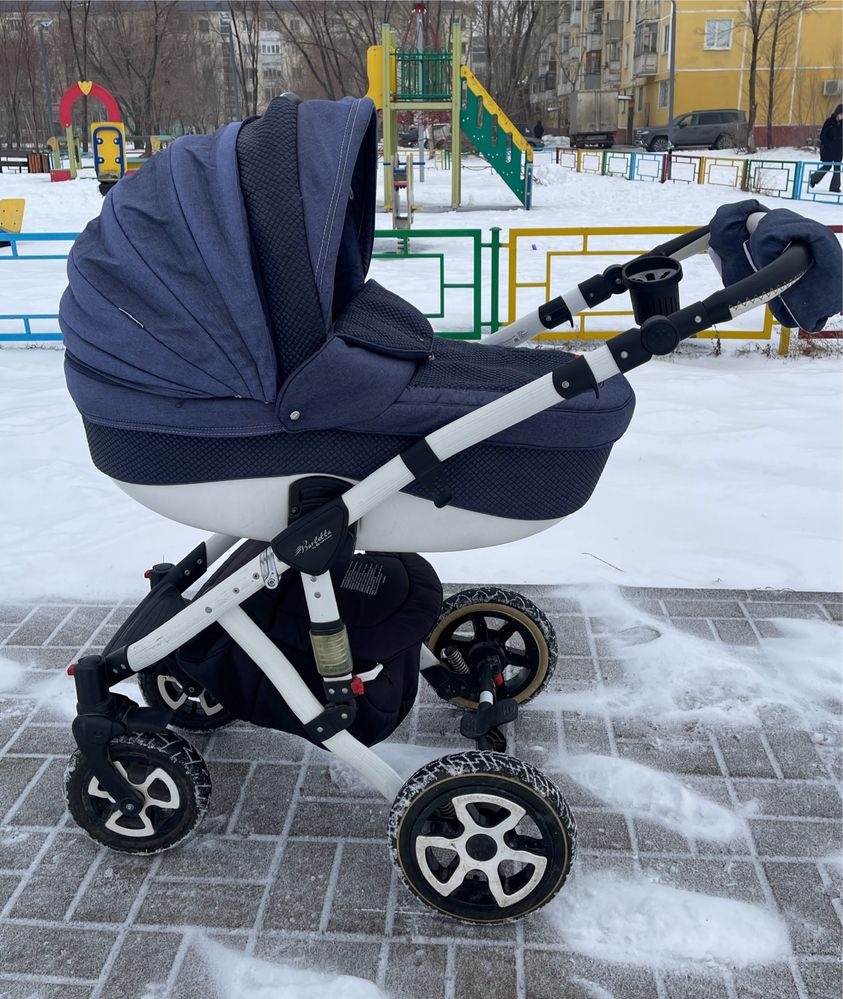 Продам коляску Адамекс 3в1.