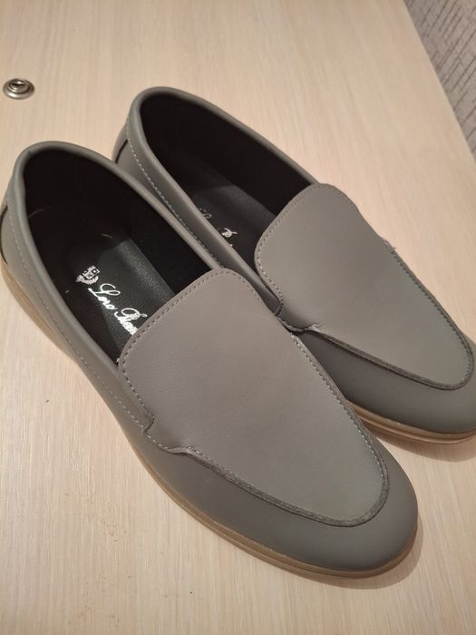 44 р аяк киім сатылады