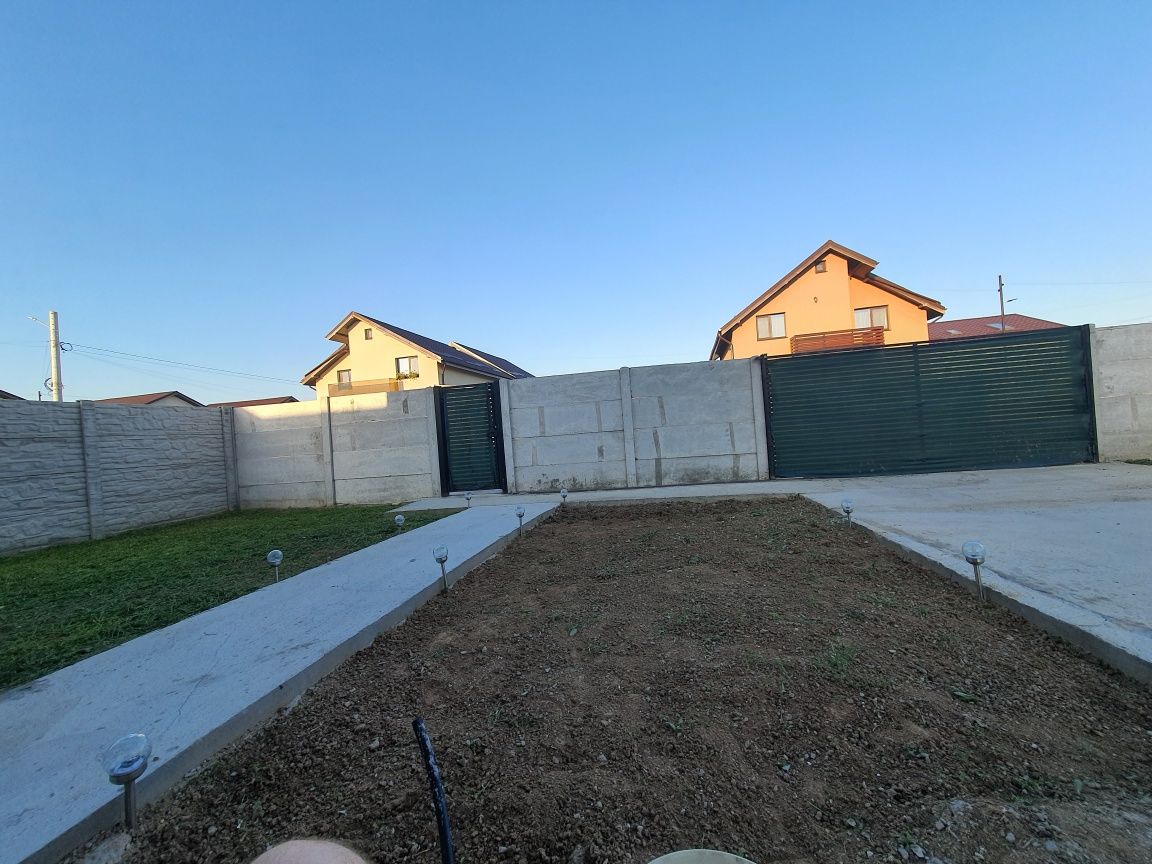 Proprietar vând casa Simnicu' de sus,Albesti.Pret 159.000 euro