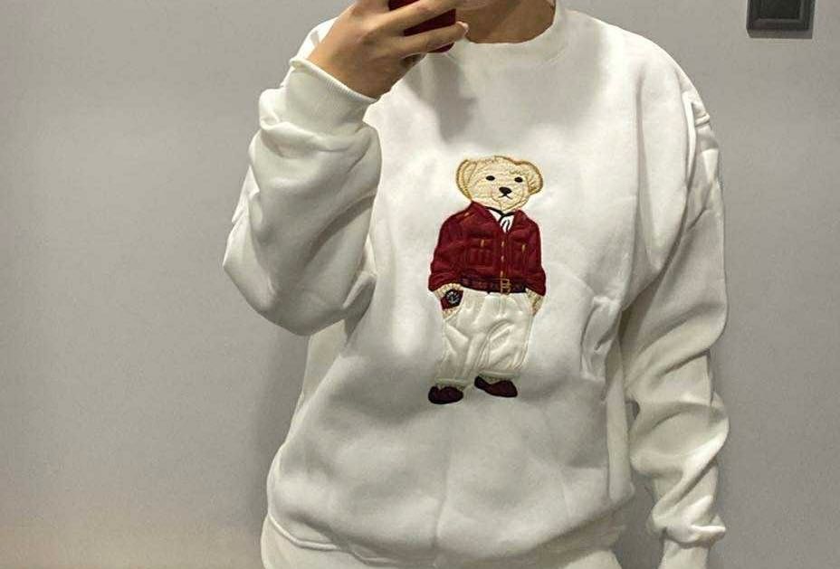 Блуза с мече - бял цвят