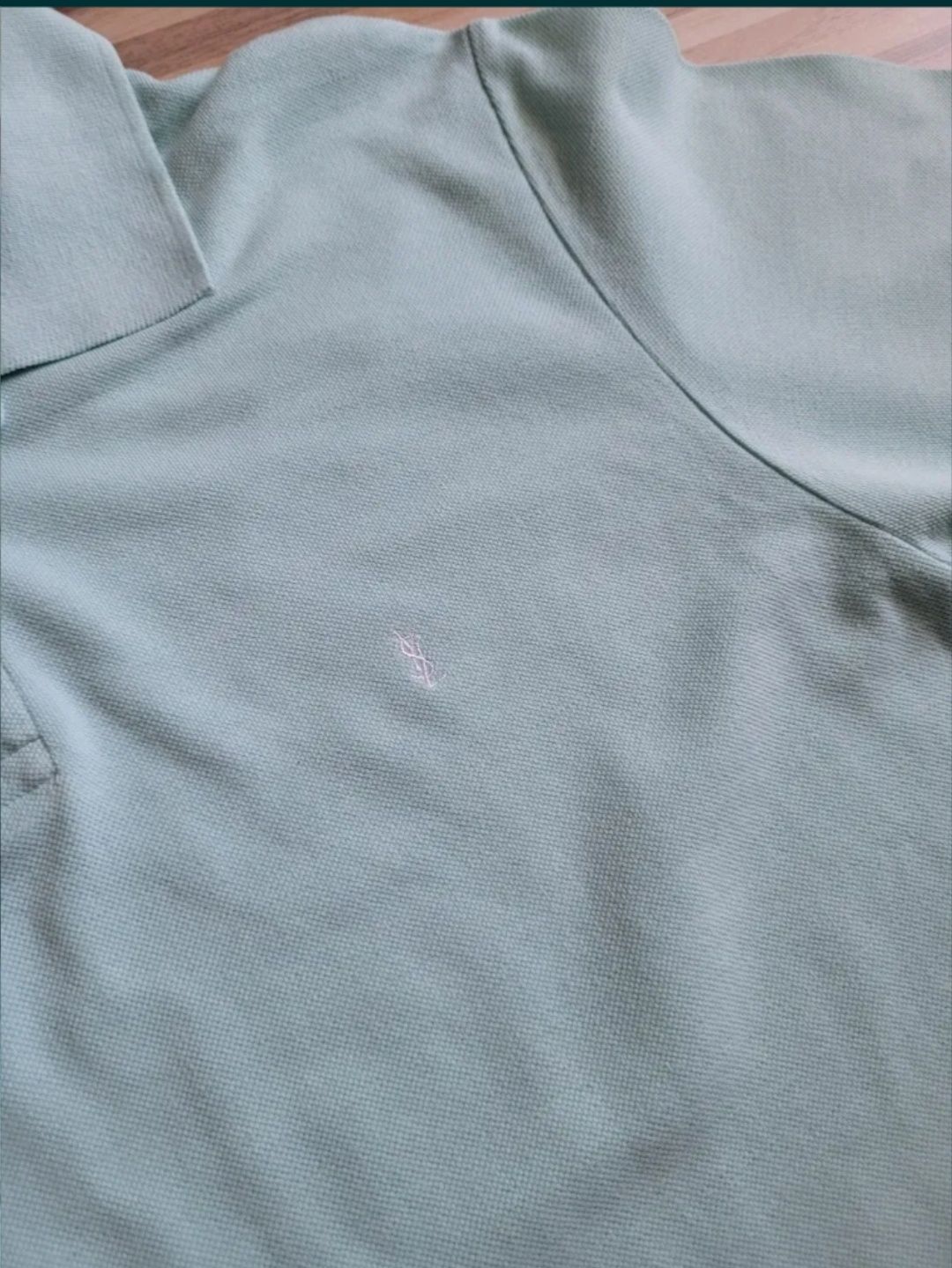 Vând tricou original Yves Saint Laurent