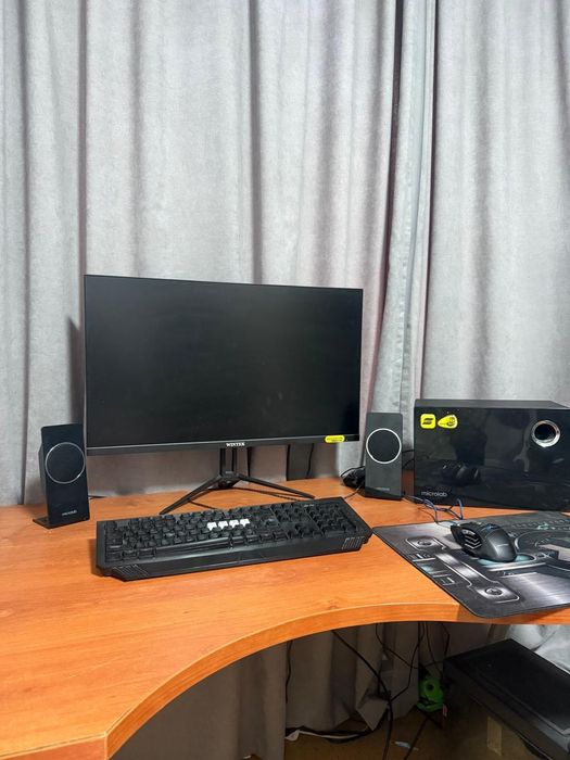 Компьютер с колонками