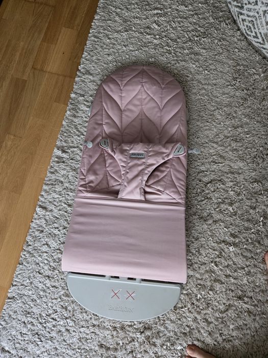 Balansoar BabyBjorn roz pudra - baby bouncer