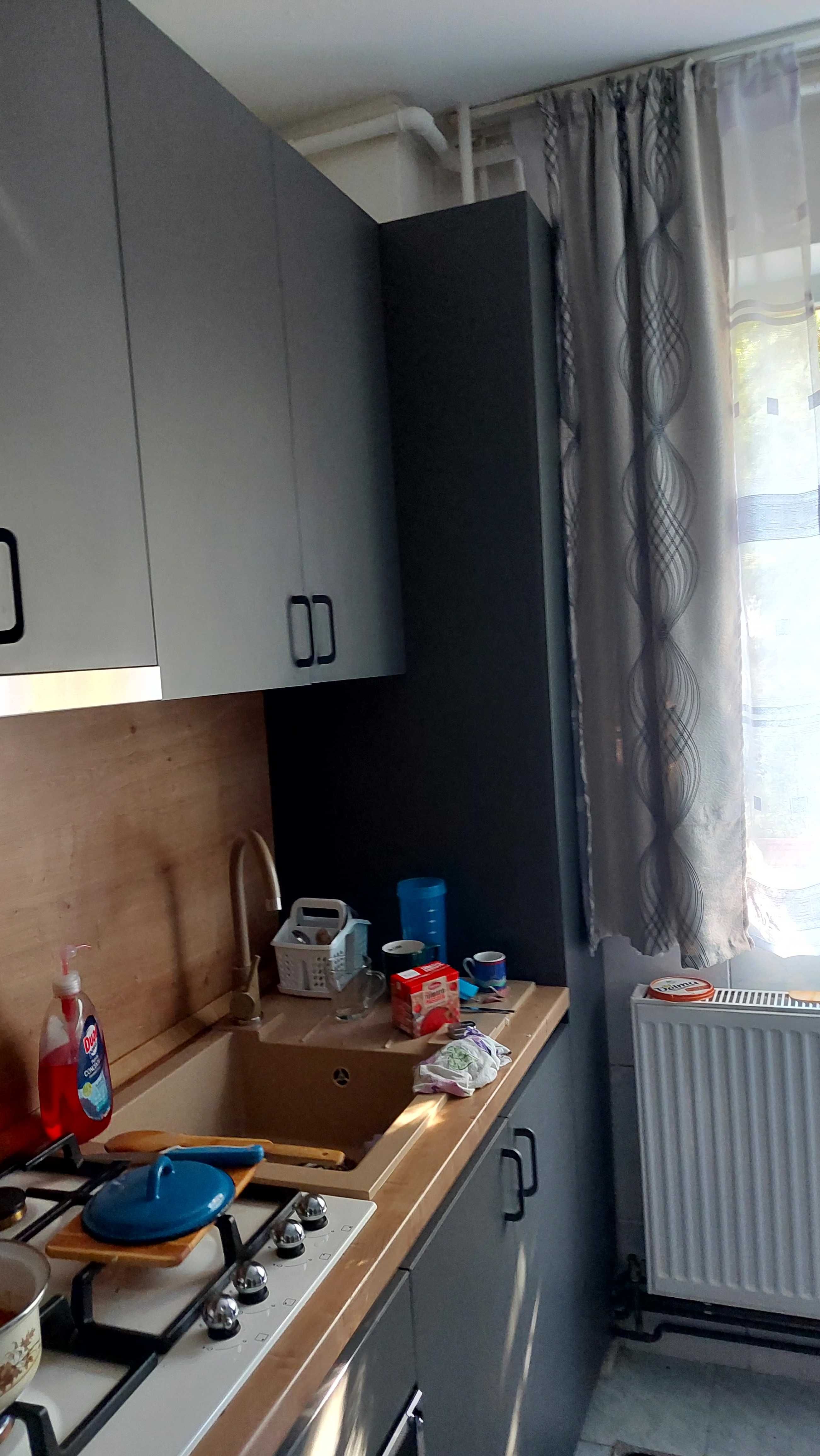 Chirie apartament 3 camere etaj 2 zona dambovita