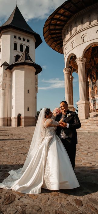 Vand rochie de mireasă