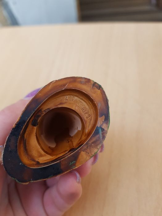 Две статуетки фигури