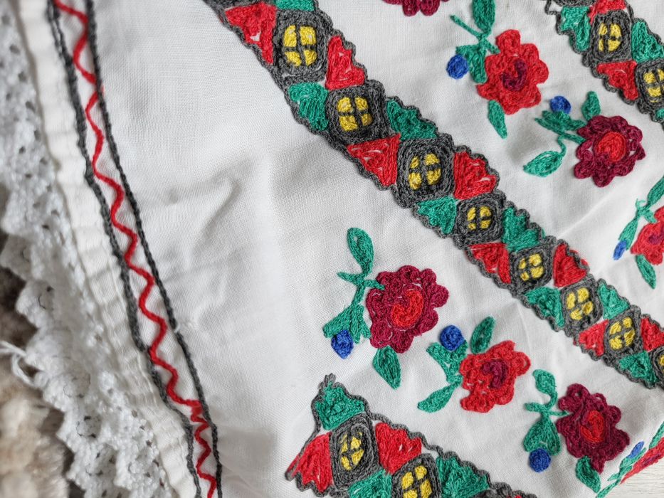 Ie veche traditionala autentica