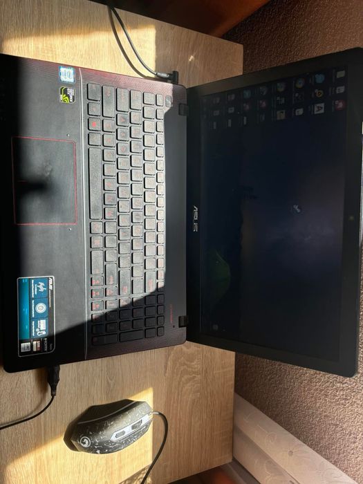 Se vinde Laptop ASUS