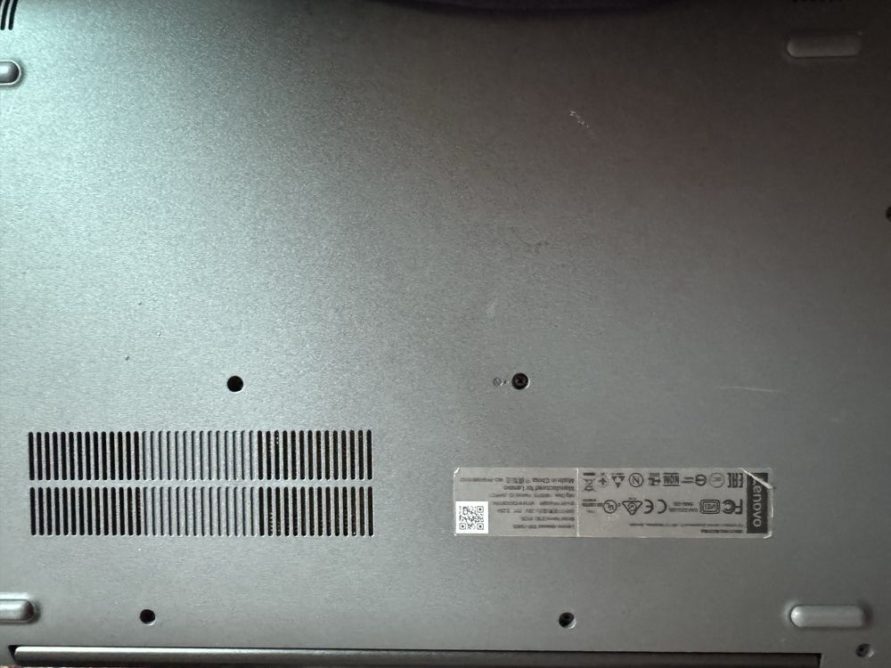 Lenovo ноутбук сотилади