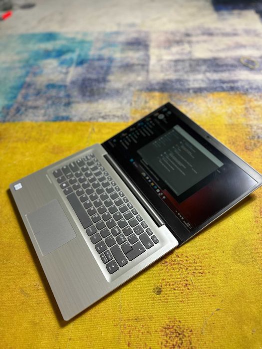 laptop lenovo 320s-14Ikb, i5 gen 7, 4 gb, ssd nvme, se misca f apid