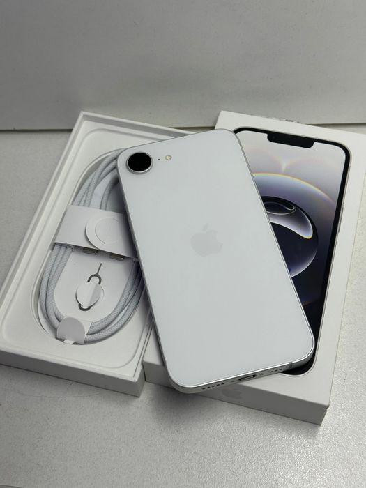 Продам Айфон 16 Е 128г Новый